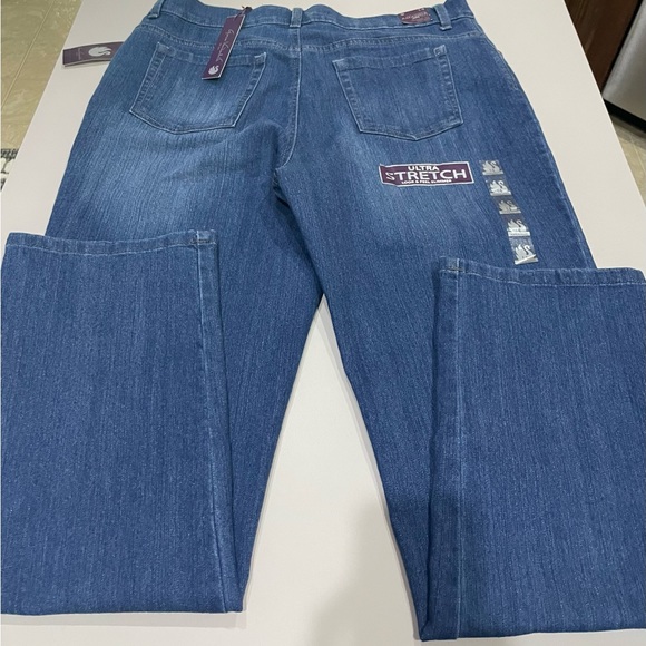 Gloria Vanderbilt Jeans Size 14. Classic Fit, Tapered Leg, Mid-Rise. NWT! - Picture 2 of 9
